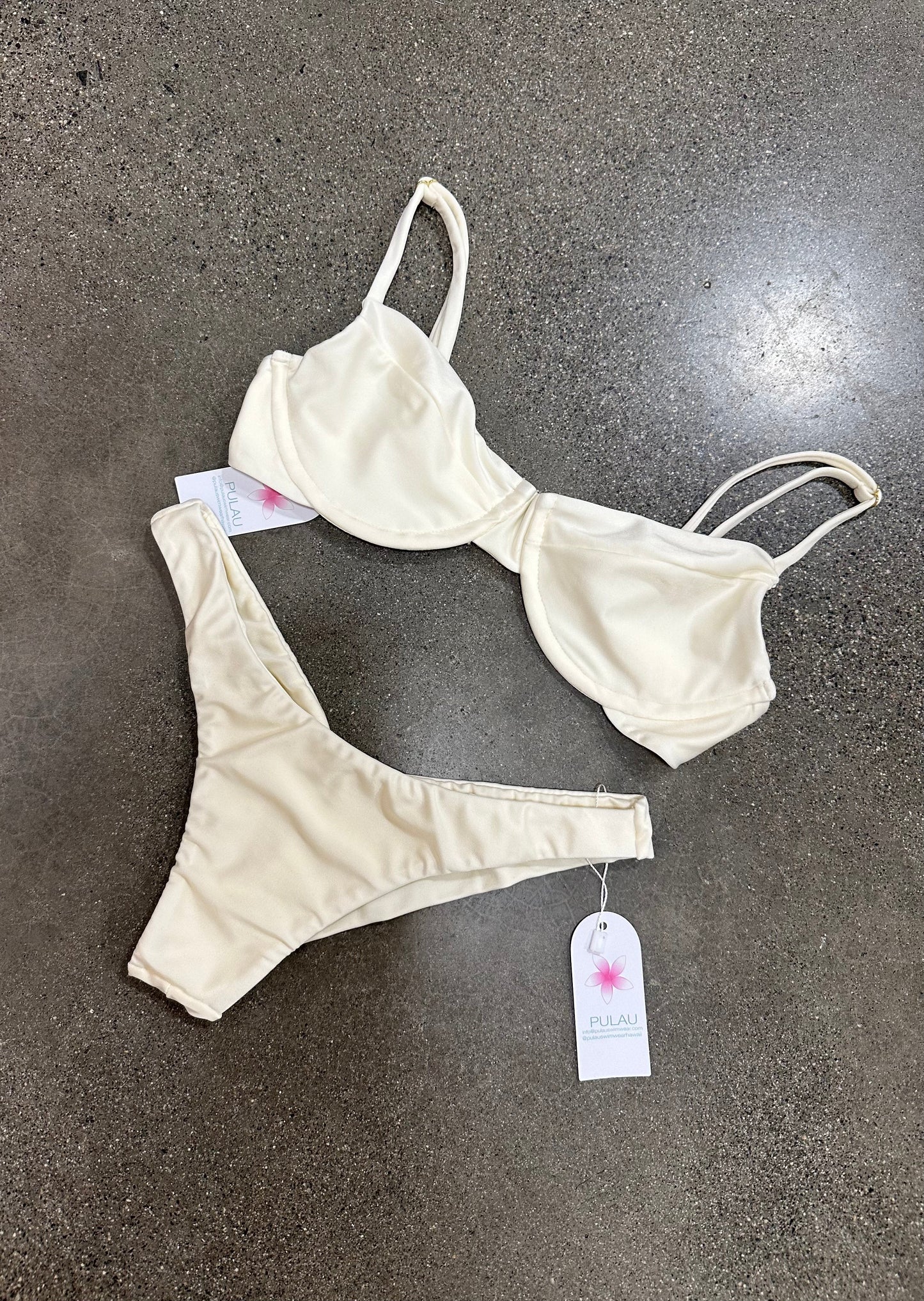Lanai Underwire Top in Black Firenzi